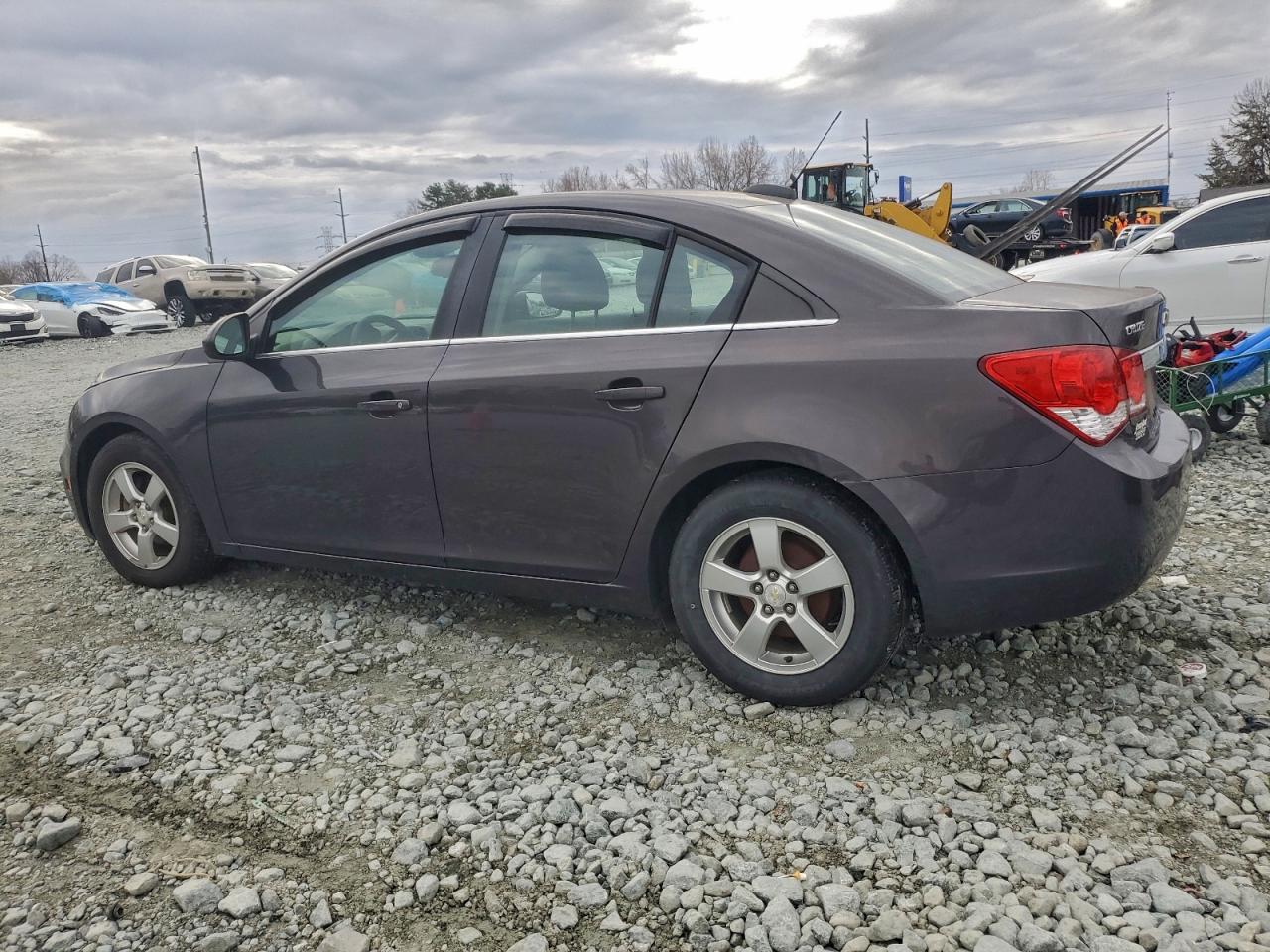2015 CHEVROLET CRUZE LT photo 2