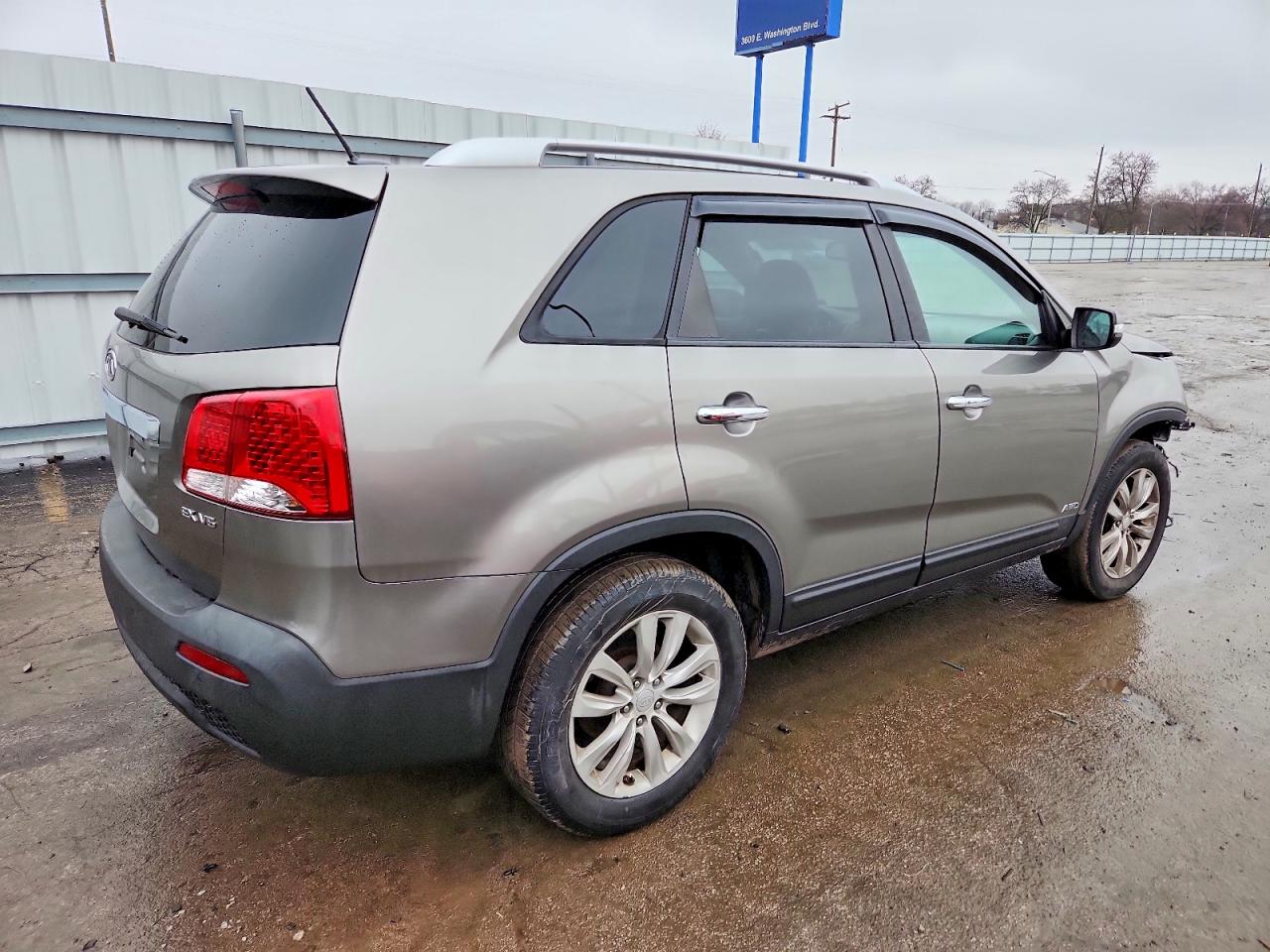 2011 KIA SORENTO EX photo 3