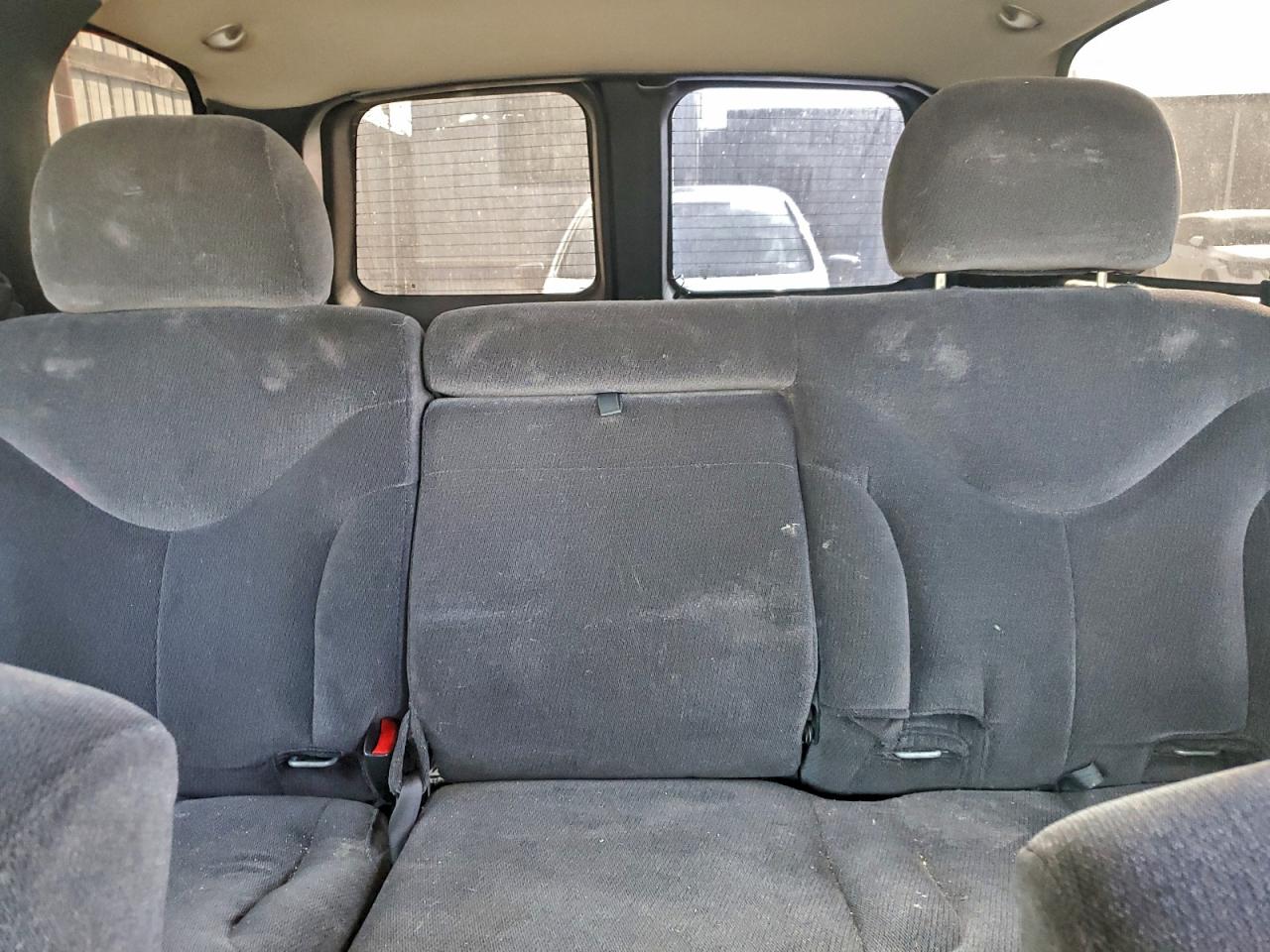 2002 GMC YUKON photo 10