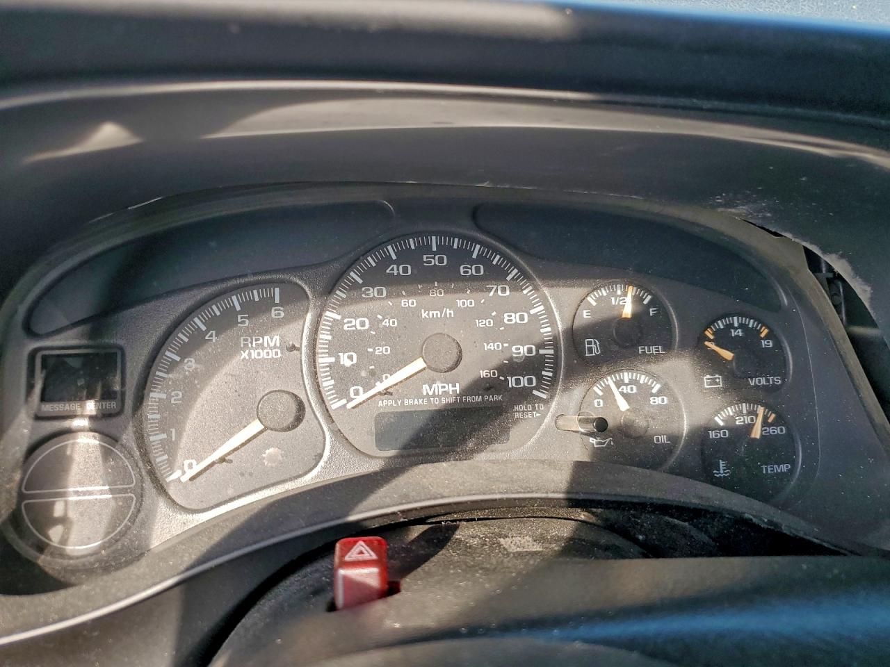 2002 GMC YUKON photo 9