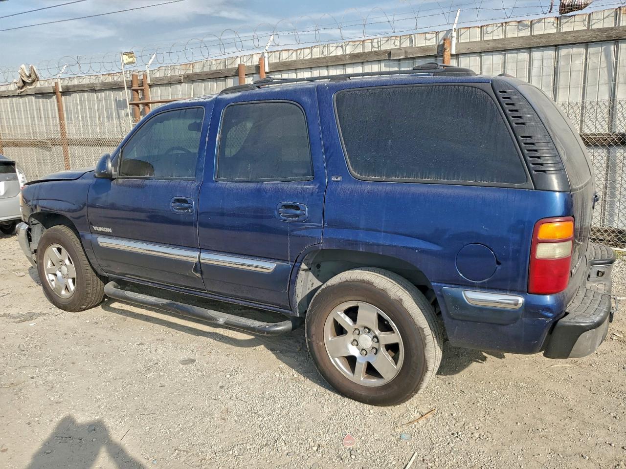 2002 GMC YUKON photo 2