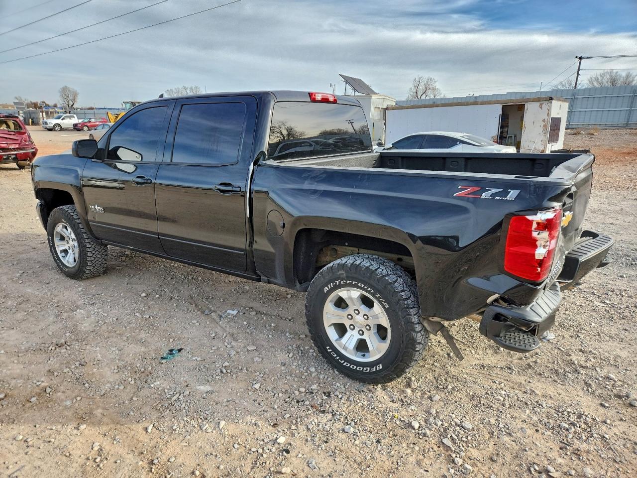 2018 CHEVROLET SILVERADO K1500 LT photo 2