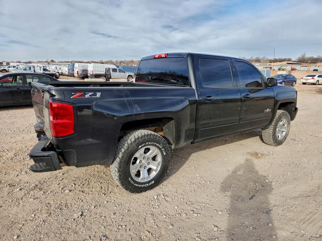 2018 CHEVROLET SILVERADO K1500 LT photo 3