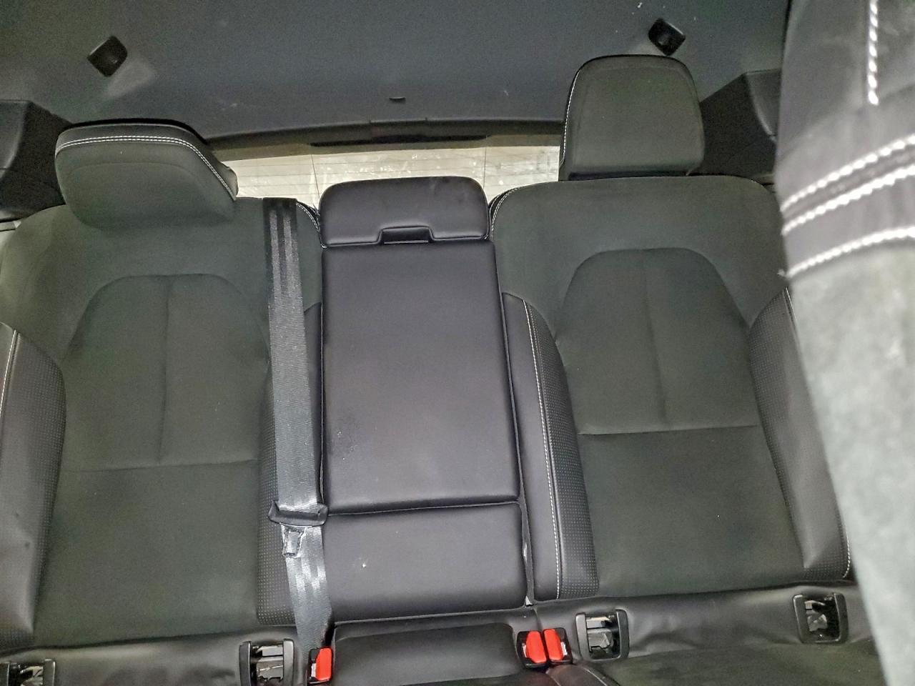 2019 VOLVO XC40 T5 R-DESIGN photo 10