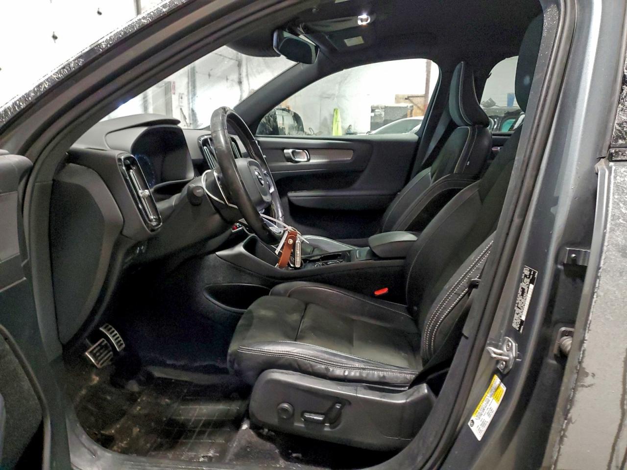 2019 VOLVO XC40 T5 R-DESIGN photo 7