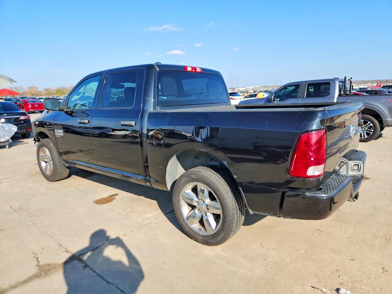 2019 RAM 1500 CLASSIC TRADESMAN photo 2