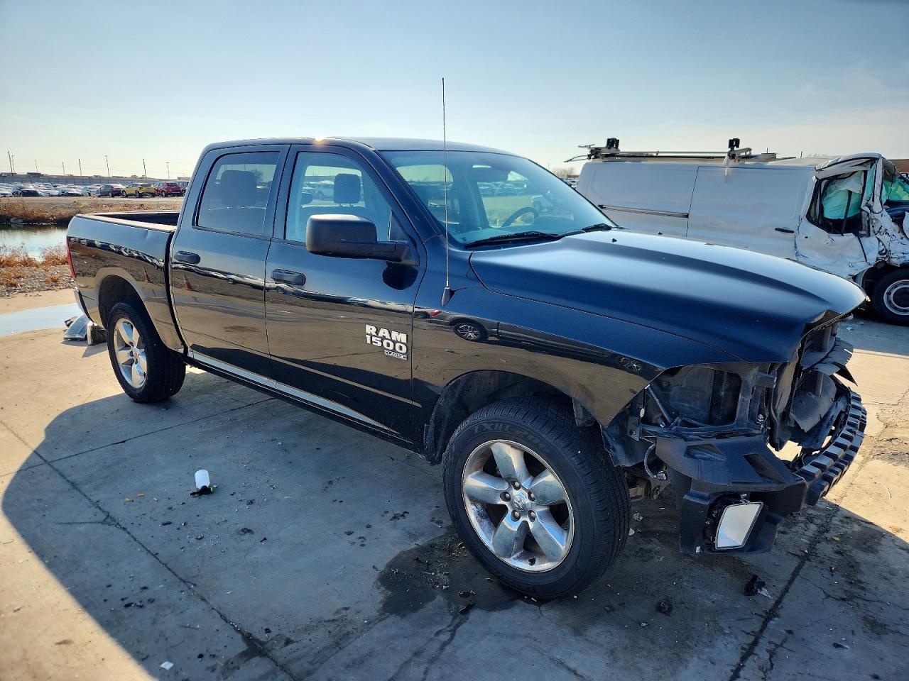 2019 RAM 1500 CLASSIC TRADESMAN photo 4