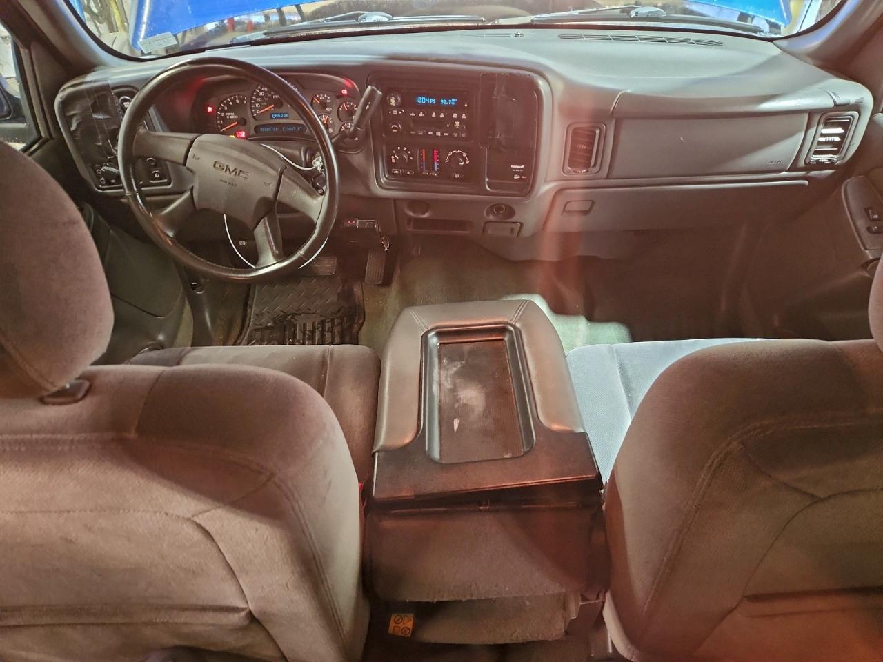 2004 GMC NEW SIERRA K1500 photo 8