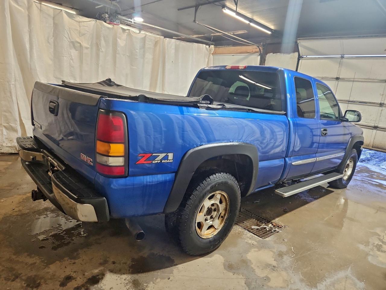 2004 GMC NEW SIERRA K1500 photo 3