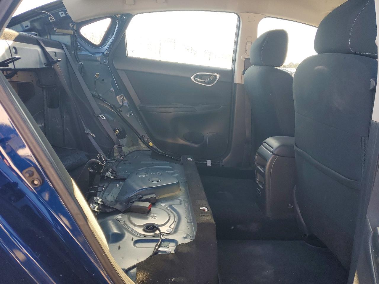 2019 NISSAN SENTRA S photo 10