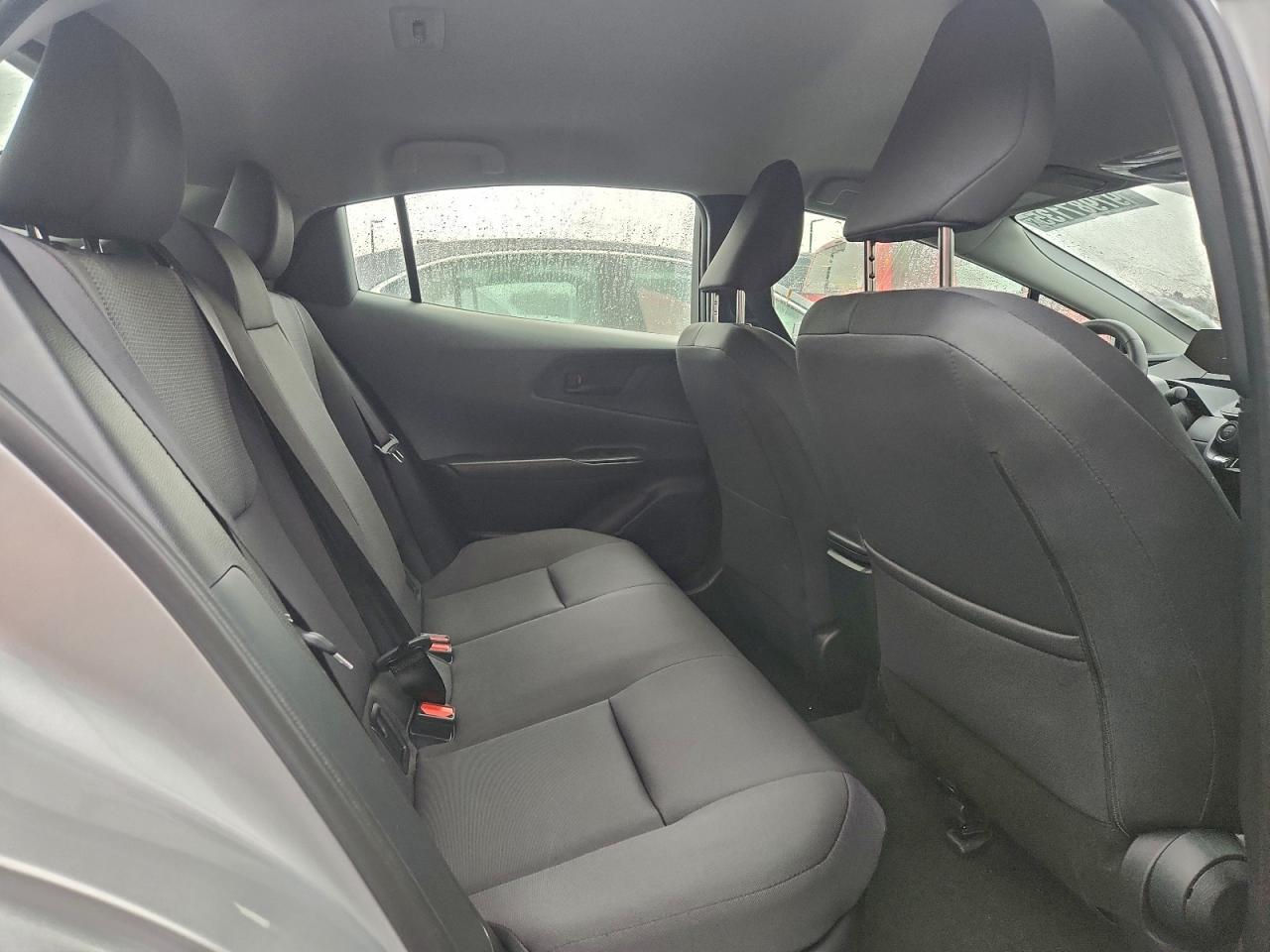 2025 TOYOTA PRIUS LE photo 10