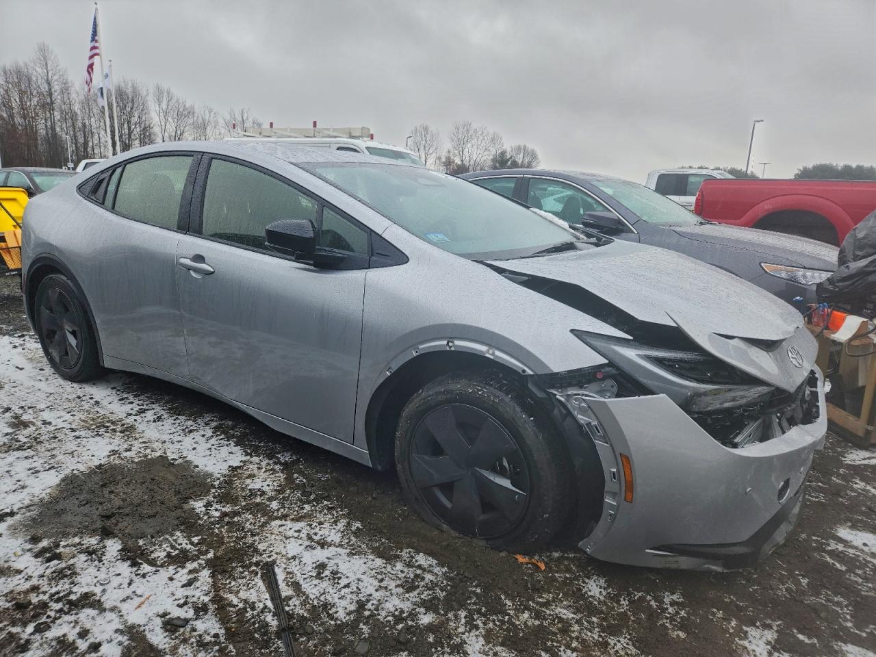 2025 TOYOTA PRIUS LE photo 4