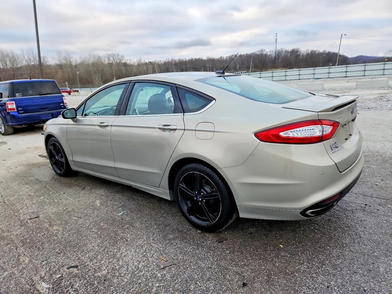 2016 FORD FUSION SE photo 2