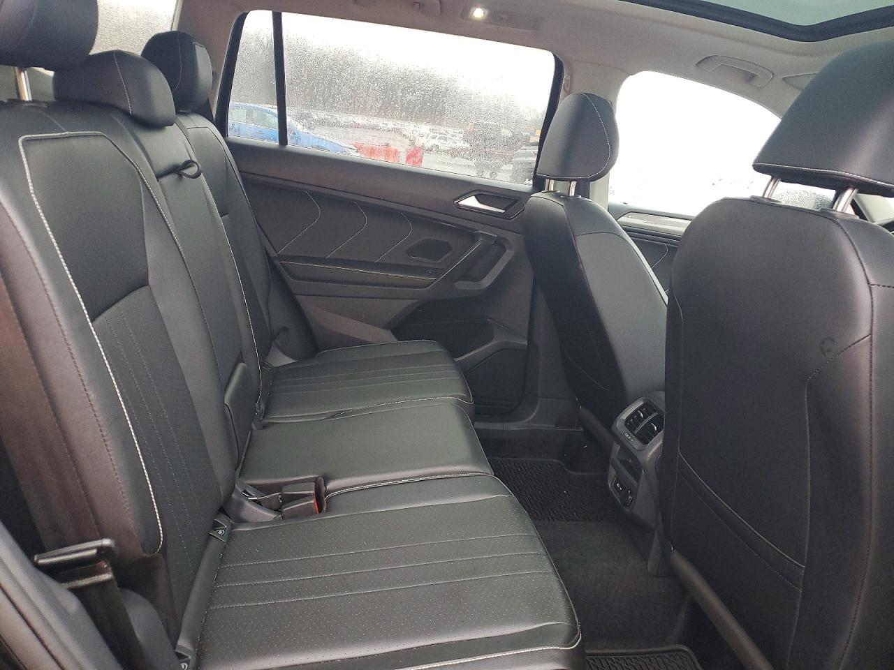 2024 VOLKSWAGEN TIGUAN SE photo 11