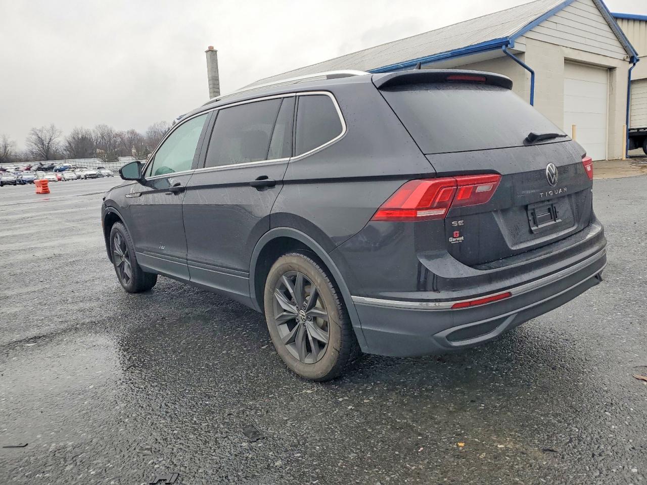 2024 VOLKSWAGEN TIGUAN SE photo 2