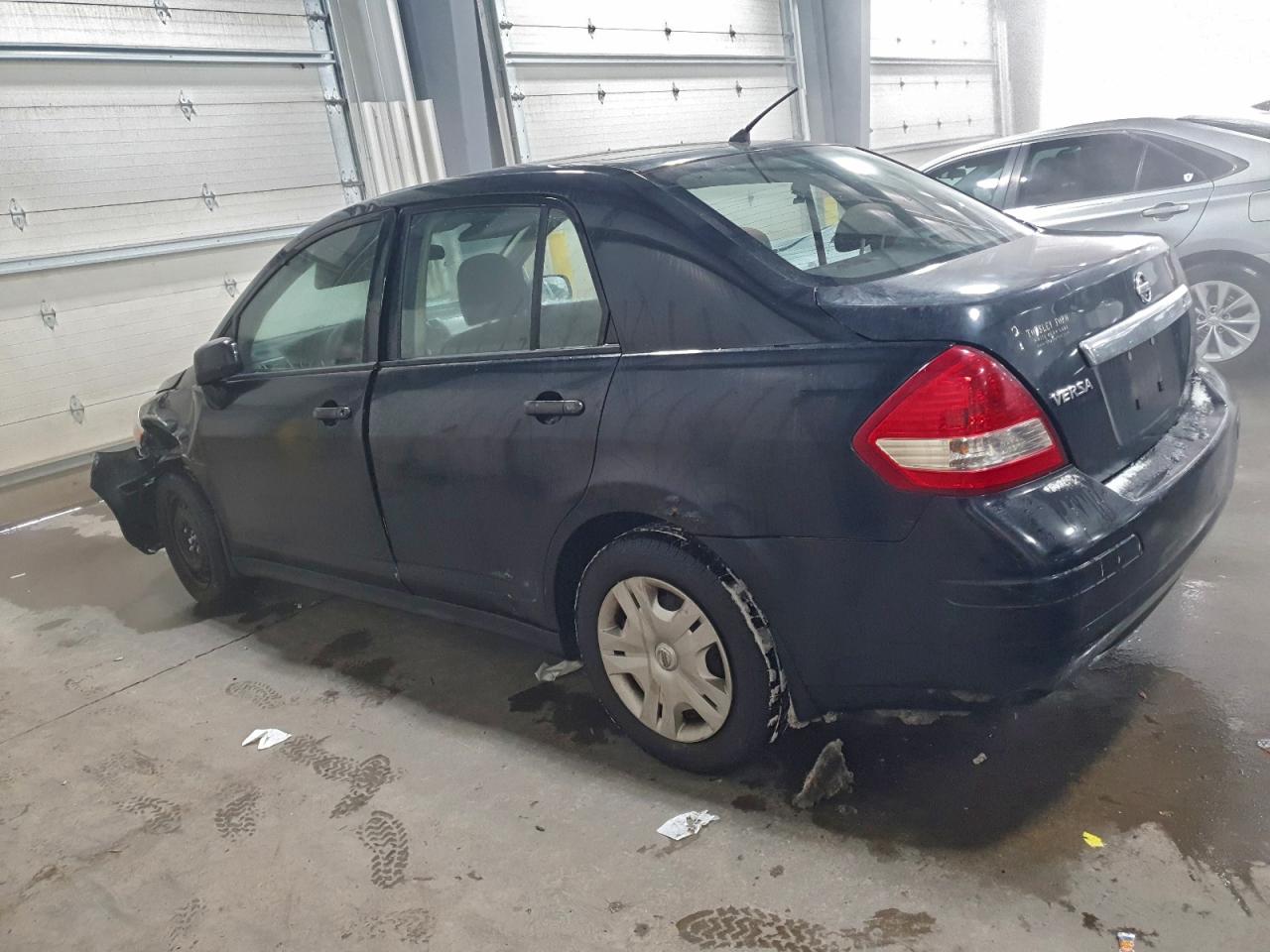 2011 NISSAN VERSA S photo 3