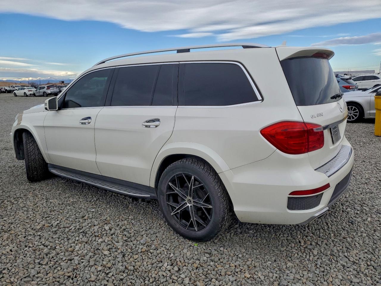 2014 MERCEDES-BENZ GL 550 4MATIC photo 2