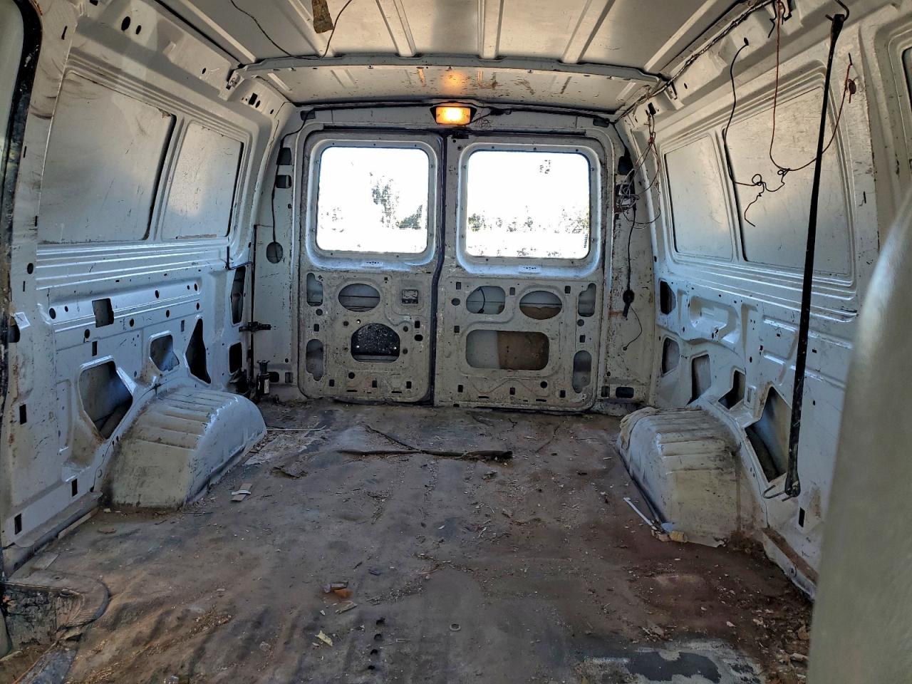 1998 FORD ECONOLINE E150 VAN photo 19