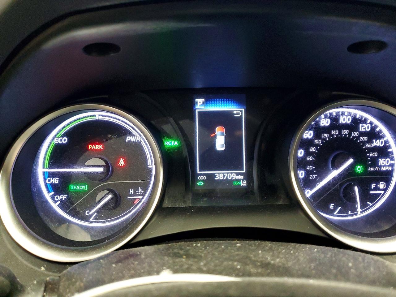 2021 TOYOTA CAMRY LE photo 9