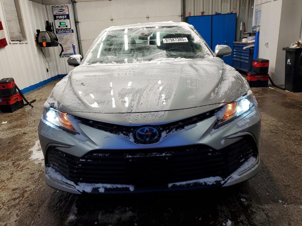 2021 TOYOTA CAMRY LE photo 5