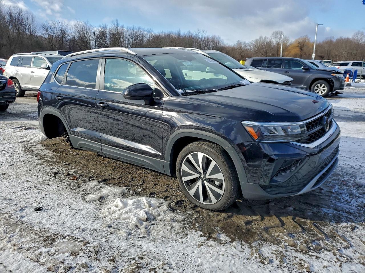 2024 VOLKSWAGEN TAOS SE photo 4