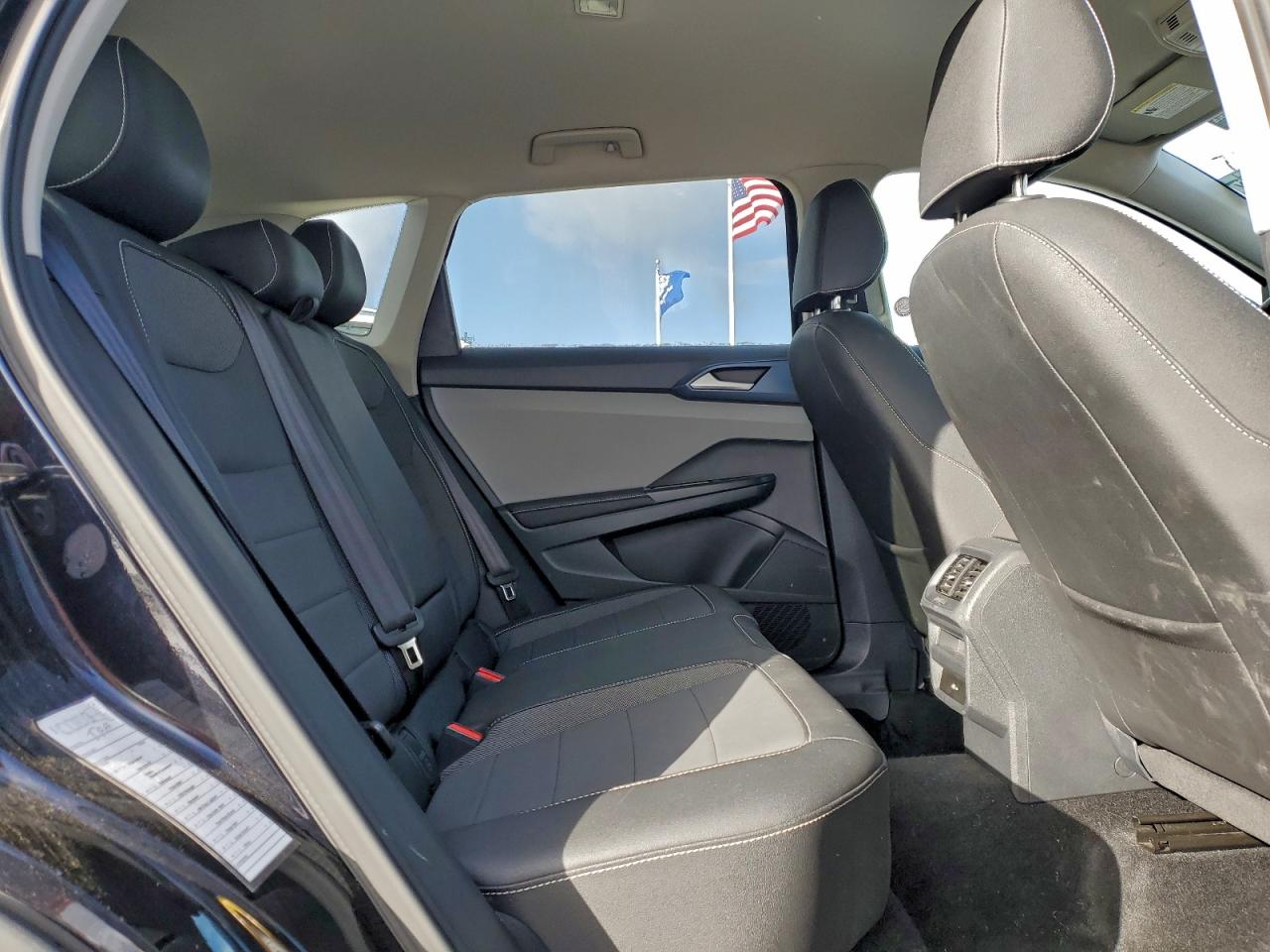2024 VOLKSWAGEN TAOS SE photo 11