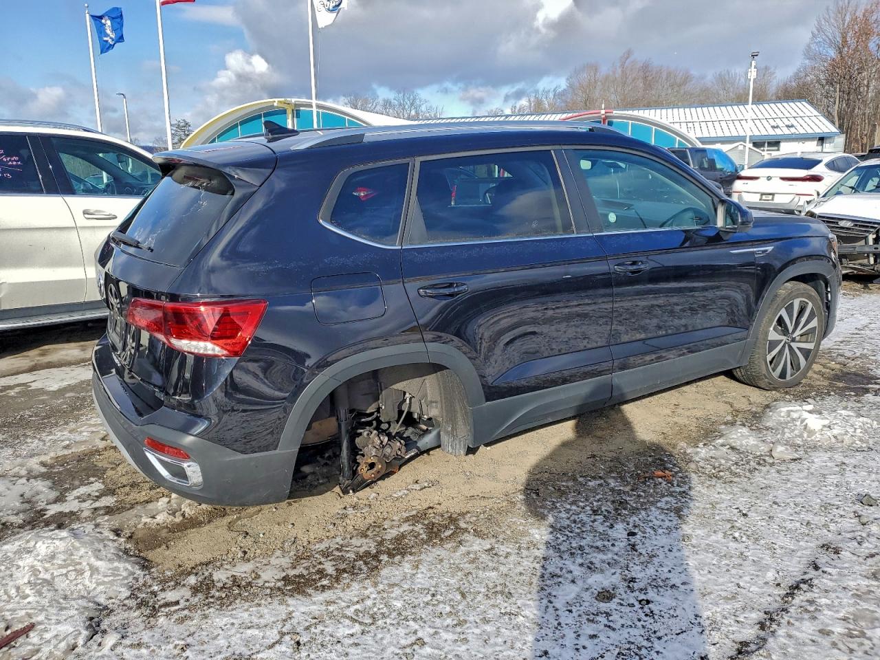 2024 VOLKSWAGEN TAOS SE photo 3
