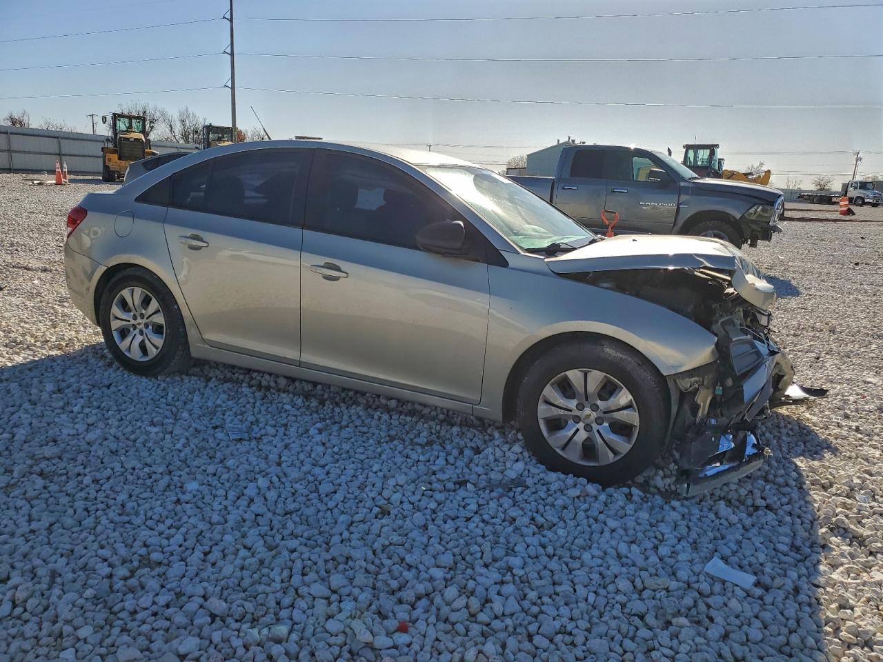 2013 CHEVROLET CRUZE LS photo 4