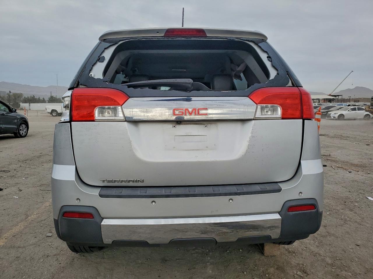 2013 GMC TERRAIN SLT photo 6