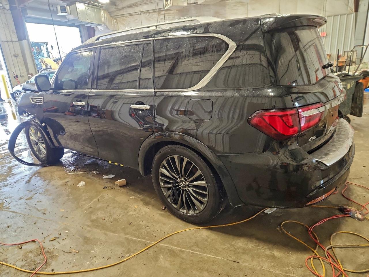 2021 INFINITI QX80 LUXE photo 2