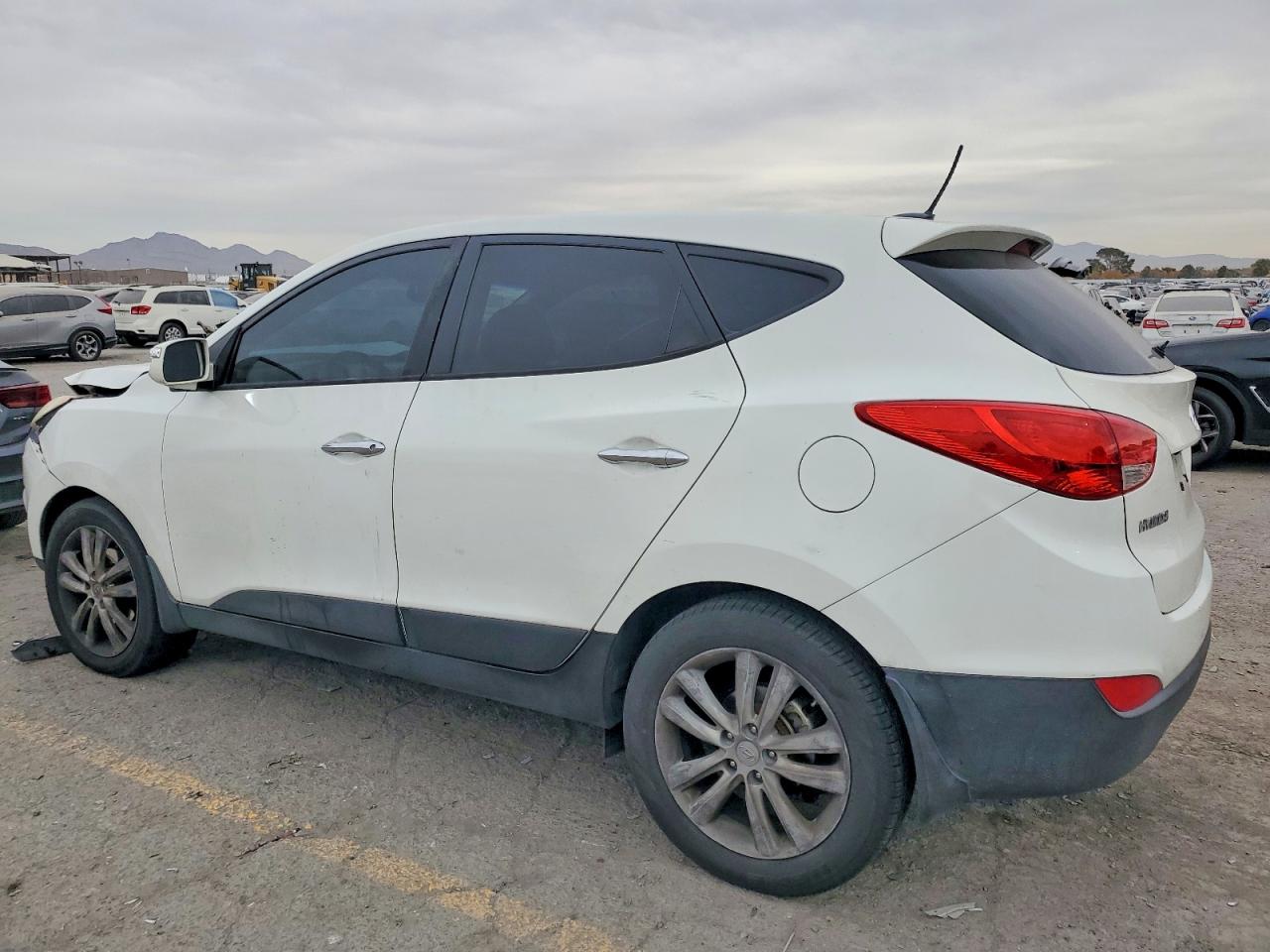 2012 HYUNDAI TUCSON GLS photo 2
