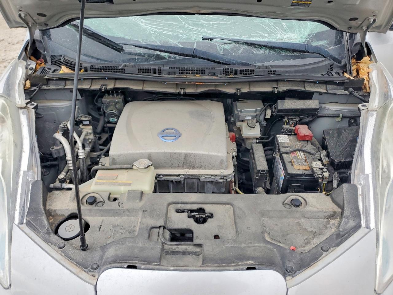 2014 NISSAN LEAF S photo 11