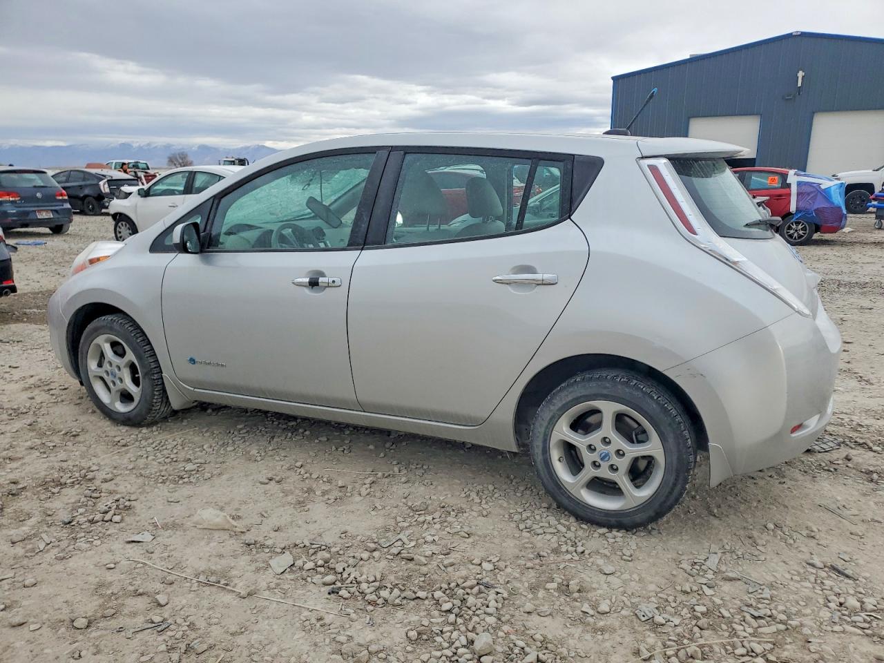 2014 NISSAN LEAF S photo 2