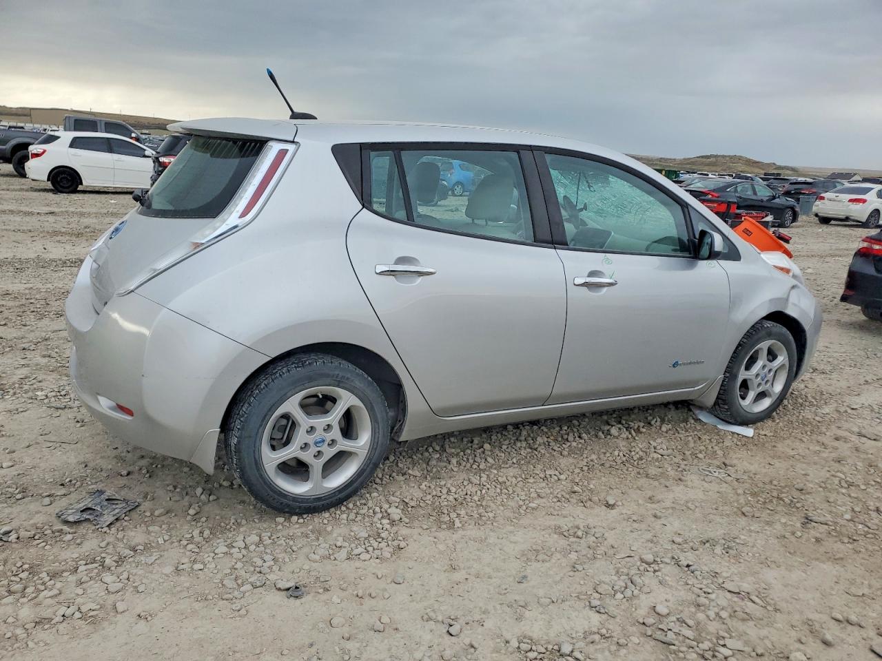 2014 NISSAN LEAF S photo 3