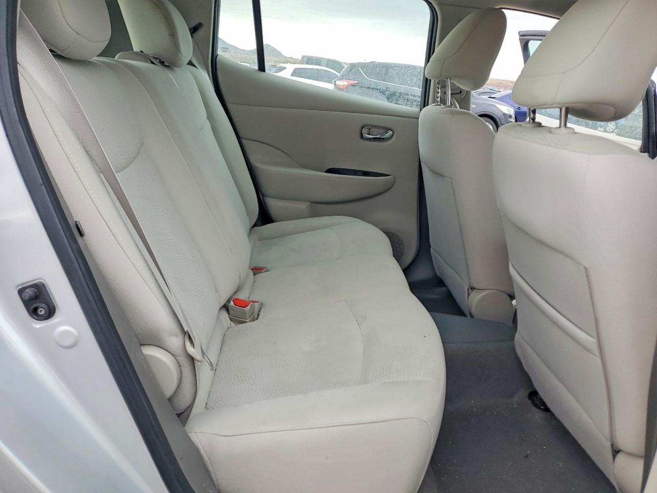 2014 NISSAN LEAF S photo 10