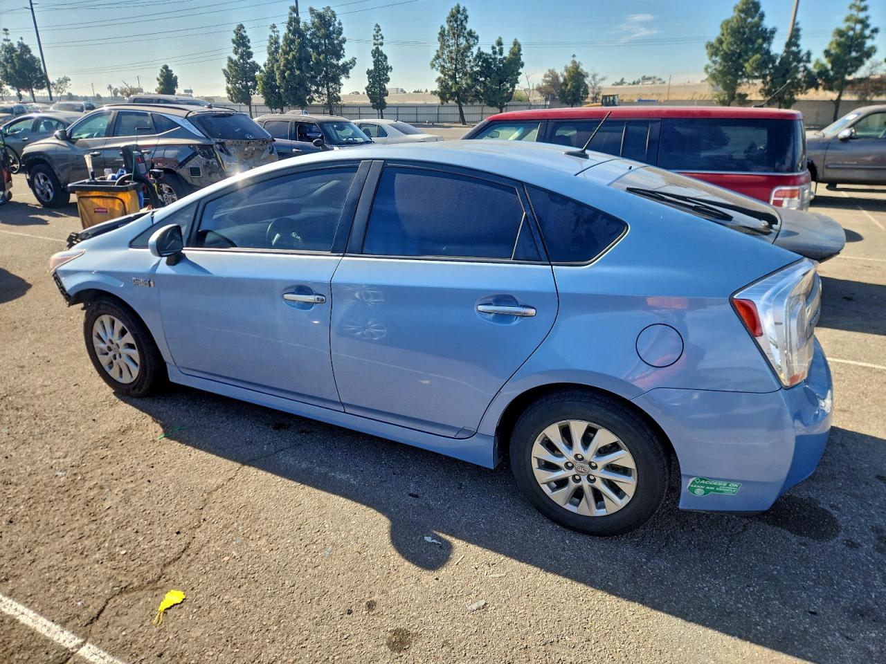 2014 TOYOTA PRIUS PLUG-IN photo 2
