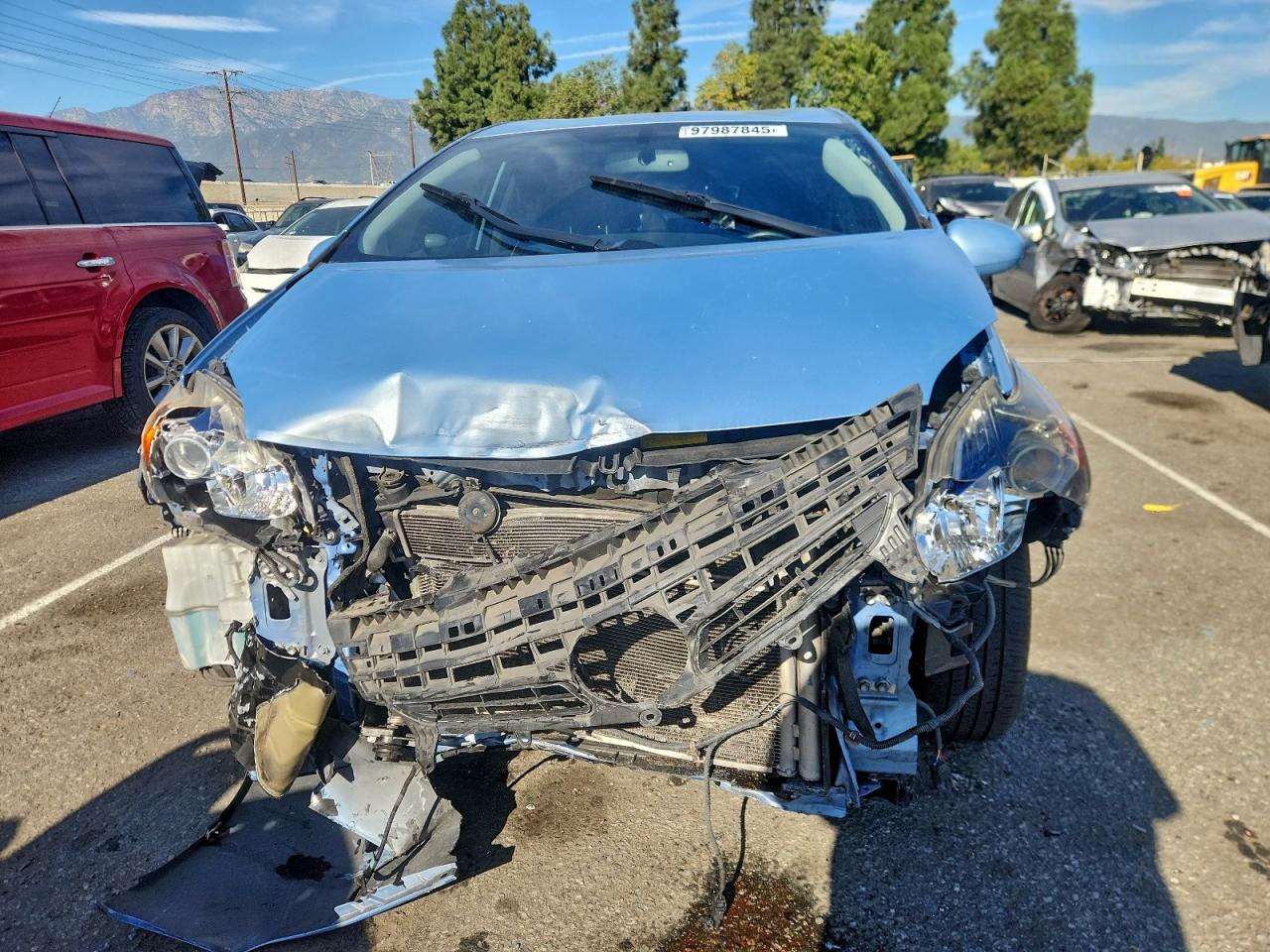 2014 TOYOTA PRIUS PLUG-IN photo 5