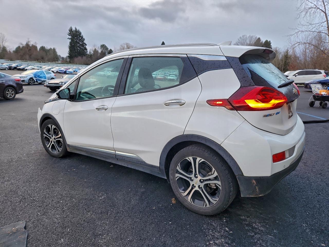 2017 CHEVROLET BOLT EV PREMIER photo 2