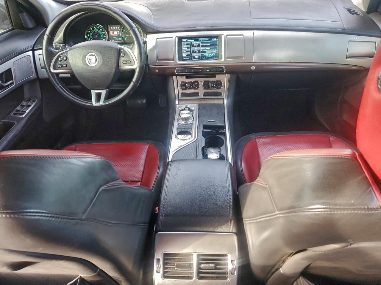 2012 JAGUAR XF photo 8