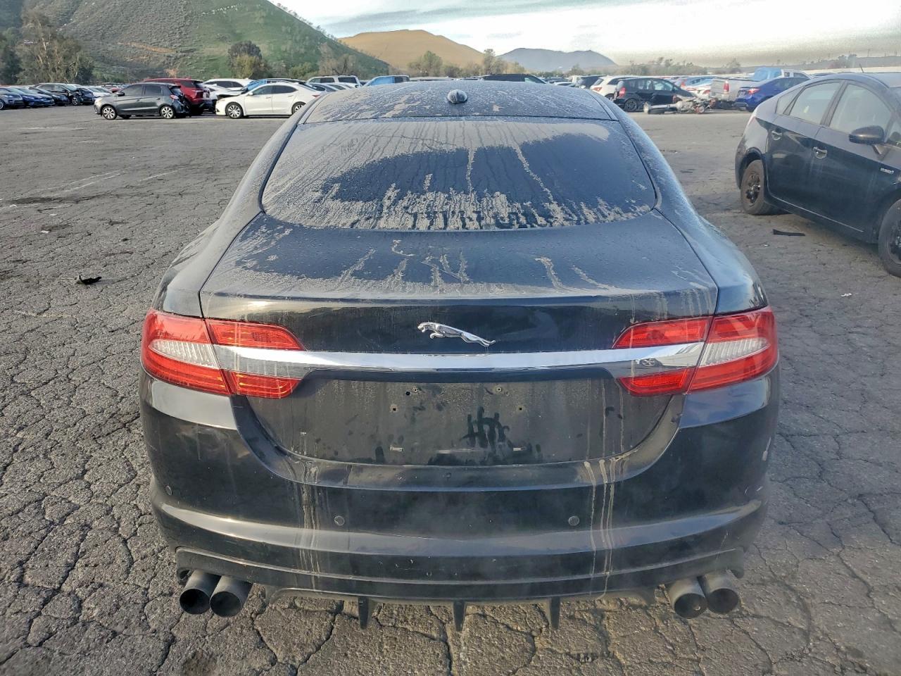 2012 JAGUAR XF photo 6