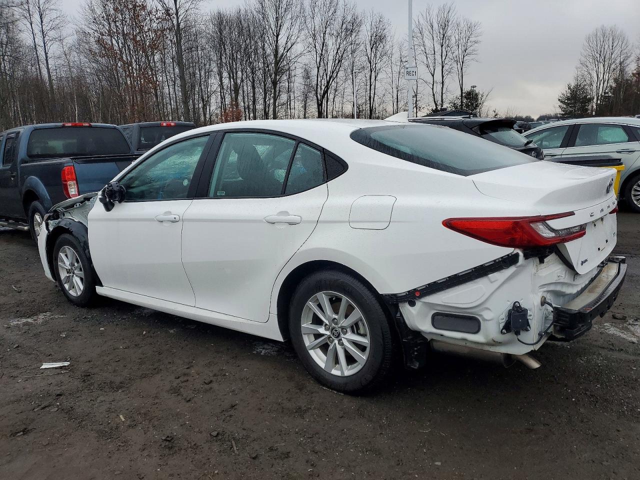 2025 TOYOTA CAMRY XSE photo 3