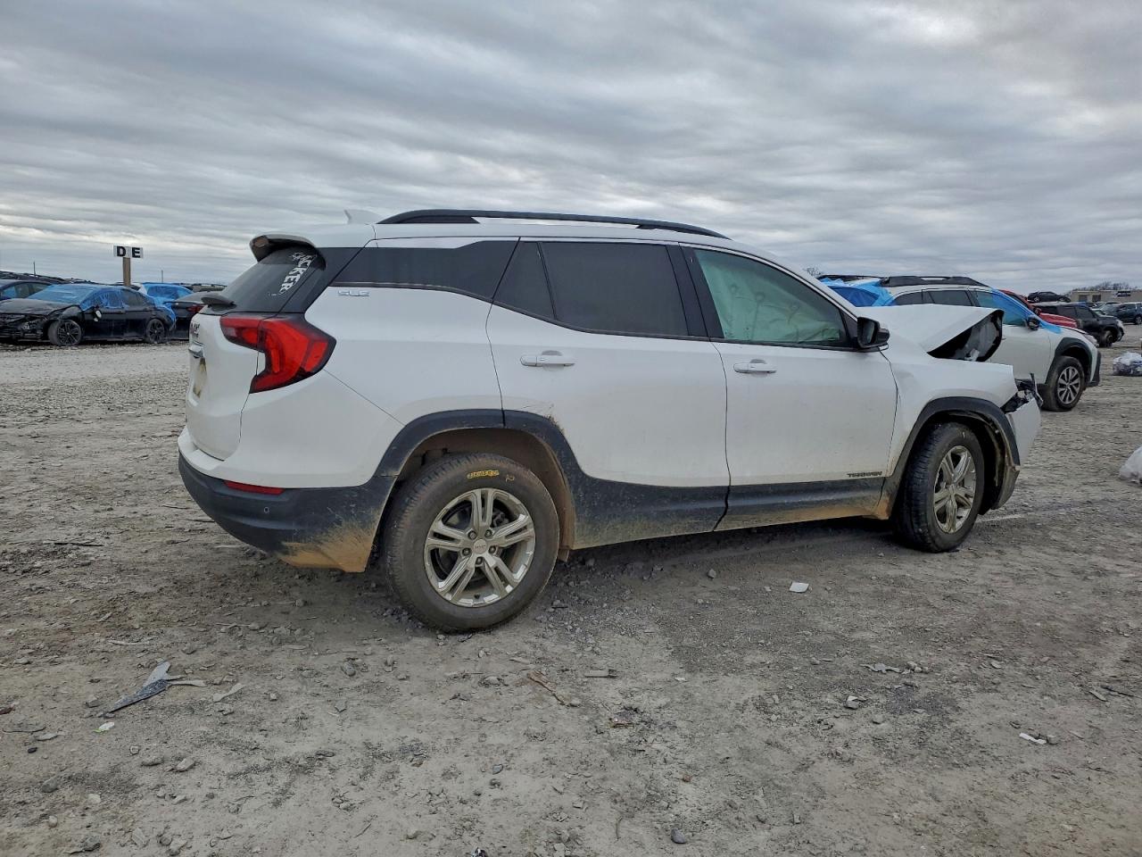 2019 GMC TERRAIN SLE photo 3