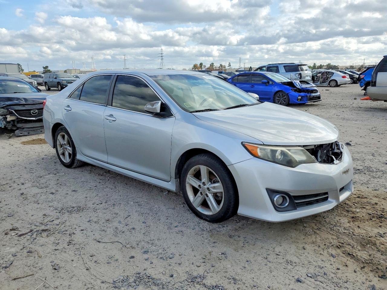 2014 TOYOTA CAMRY L photo 4