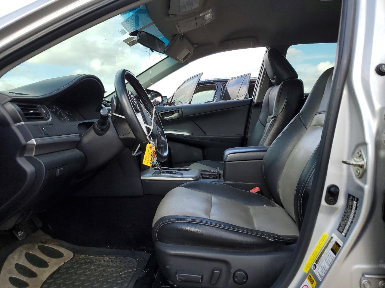 2014 TOYOTA CAMRY L photo 7