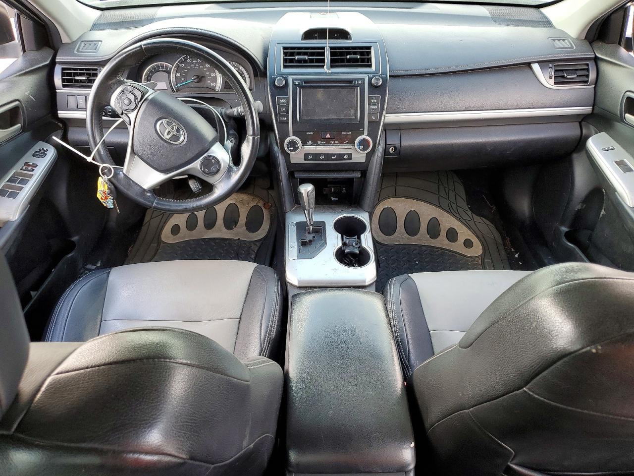 2014 TOYOTA CAMRY L photo 8