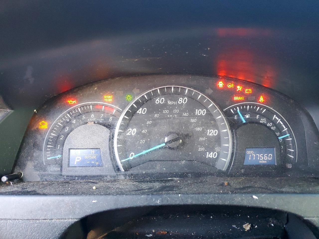 2015 TOYOTA CAMRY LE photo 9