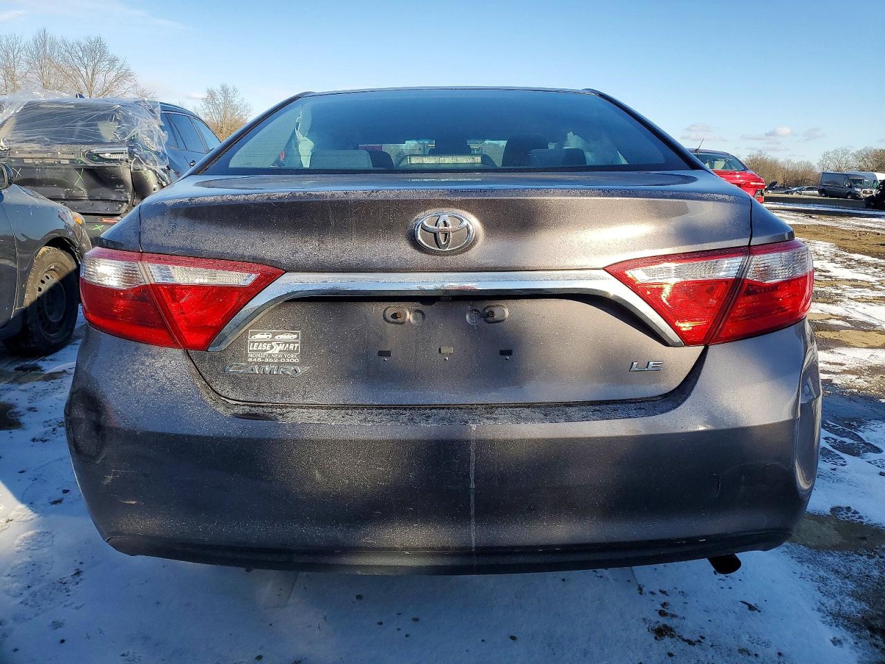 2015 TOYOTA CAMRY LE photo 6