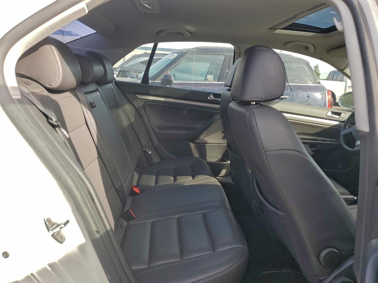 2008 VOLKSWAGEN JETTA SE photo 10