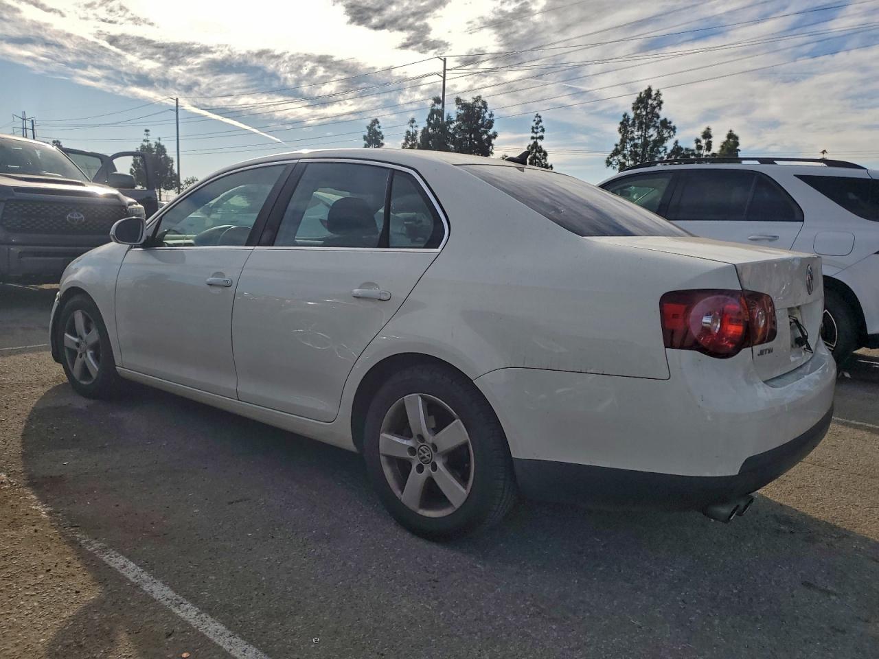 2008 VOLKSWAGEN JETTA SE photo 2