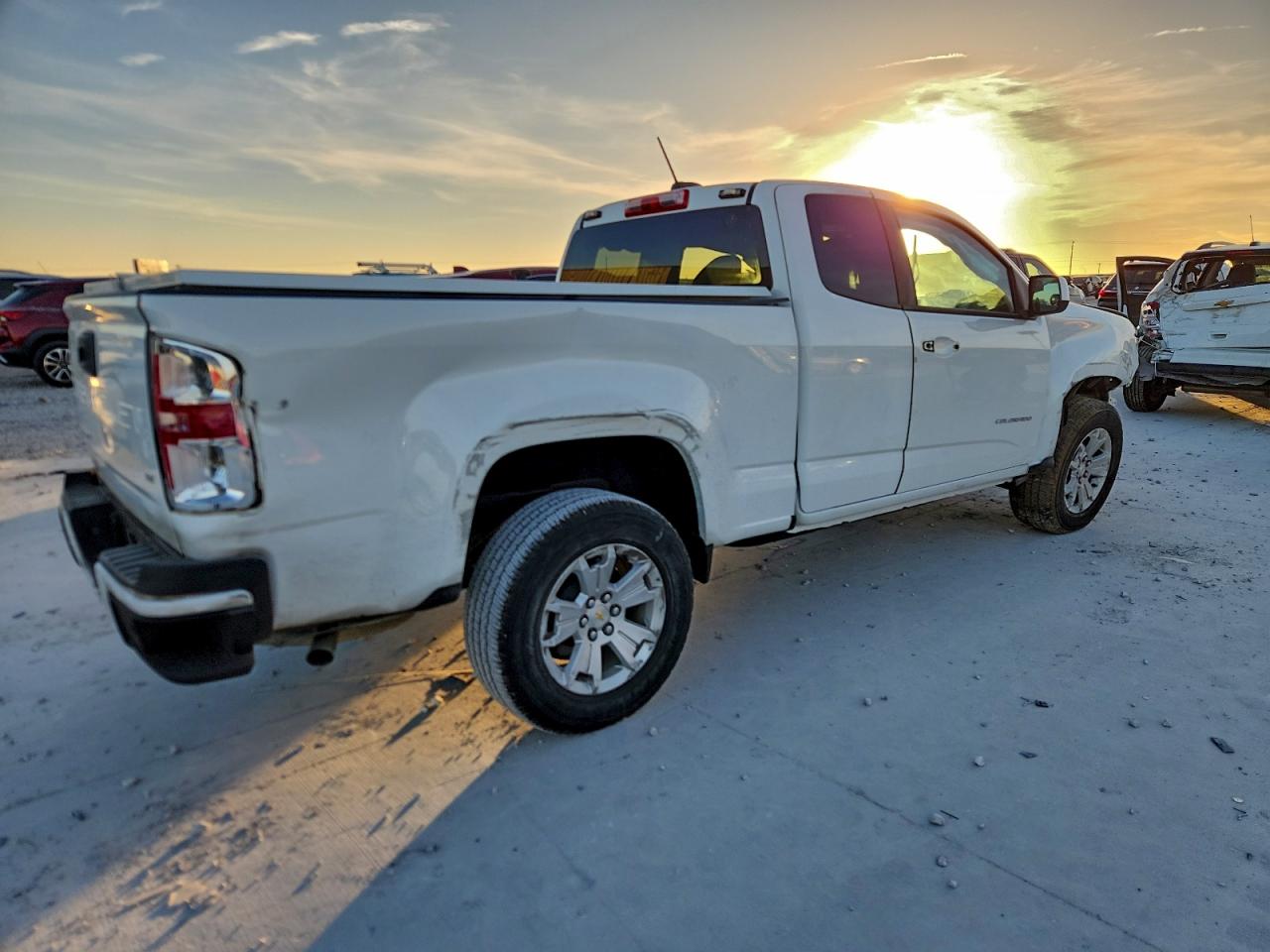 2022 CHEVROLET COLORADO LT photo 3